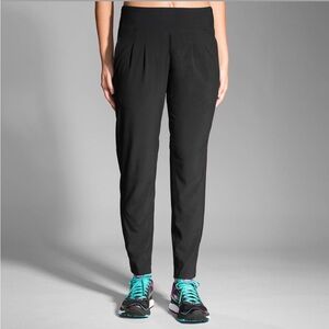 Brooks Jogger Athletic Pants